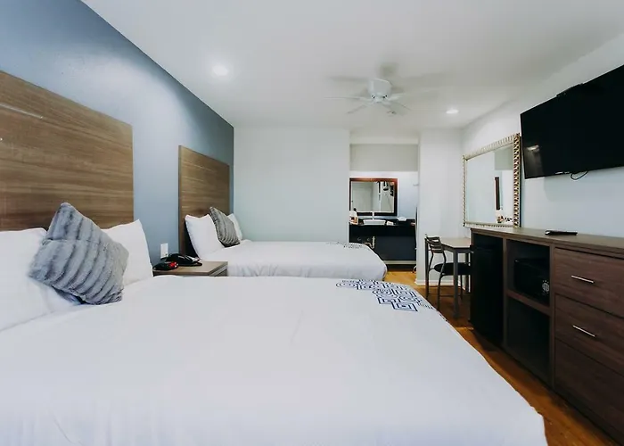 Scottish Inn & Suites - Kemah Boardwalk