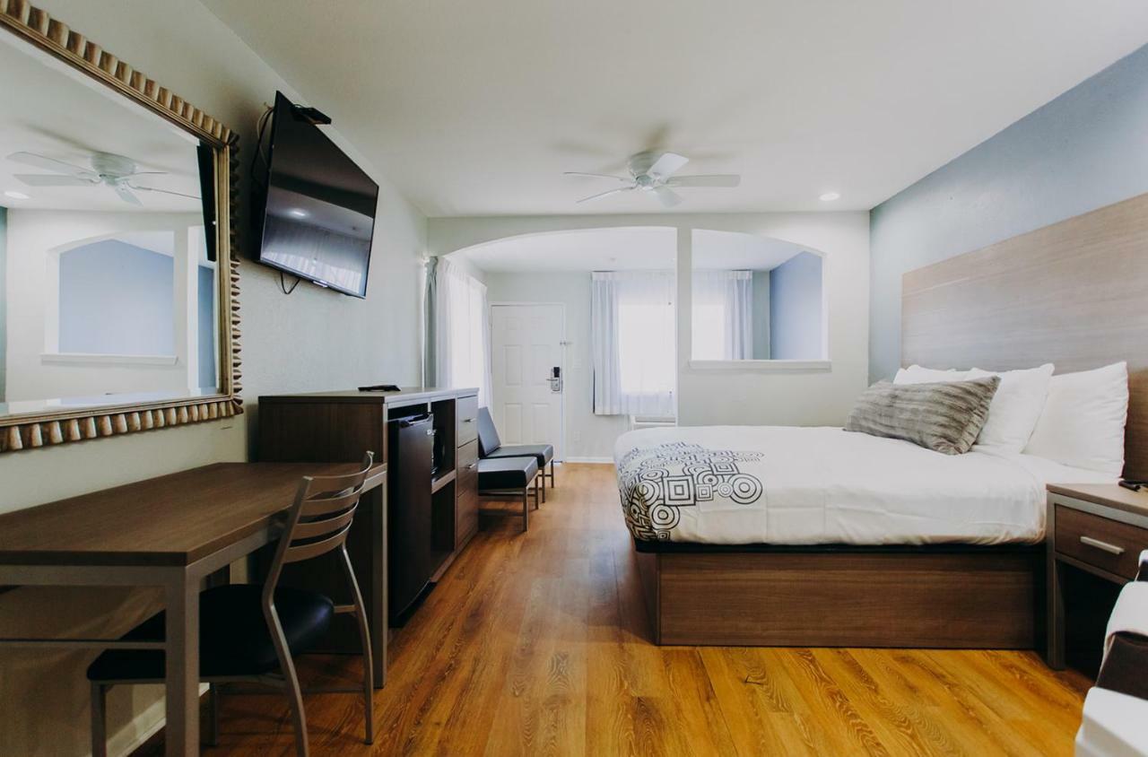 Scottish & - Boardwalk Motel